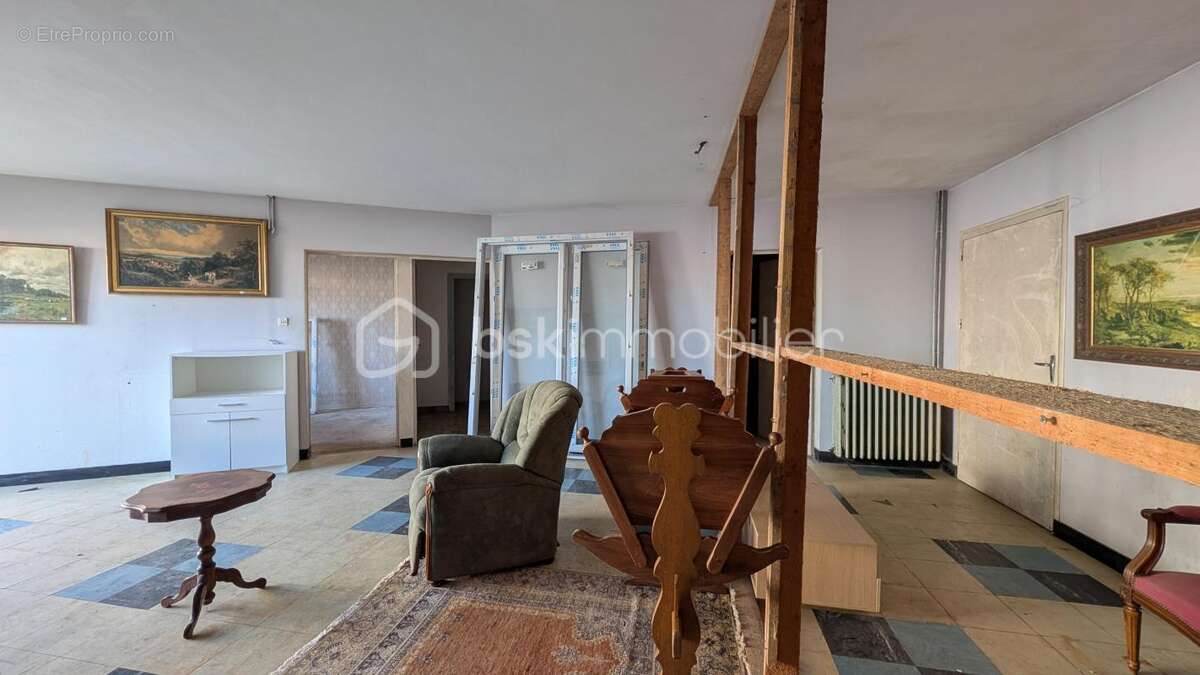 Commerce à PONT-L&#039;ABBE-D&#039;ARNOULT