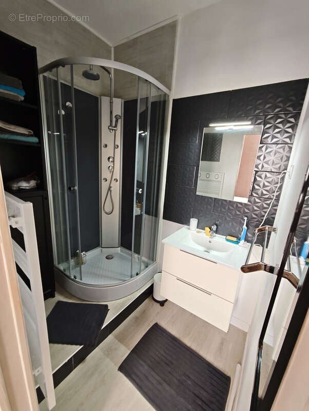 Maison à CENNE-MONESTIES