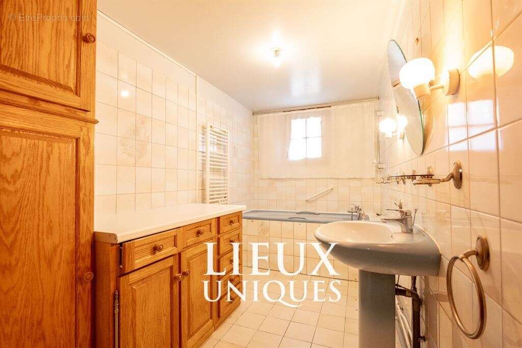 Maison à SAINT-HILAIRE-LA-GRAVELLE