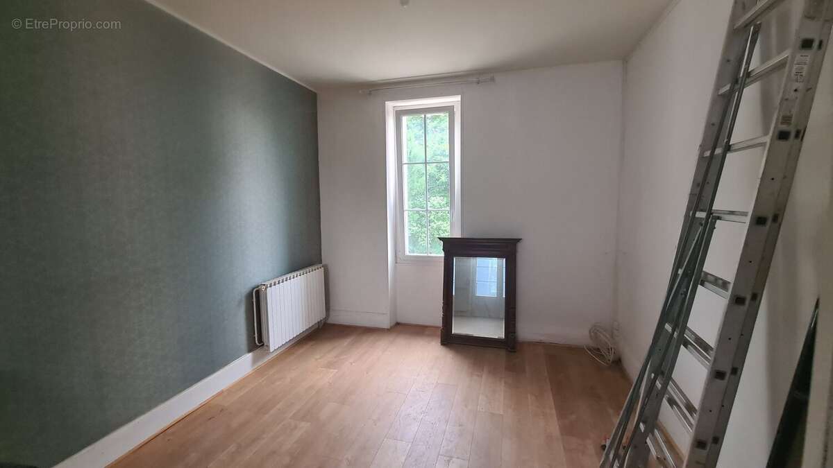 Charmante Maison Mitoyenne de 210 m² avec Jardin de 900 m²  Ruelle-sur-Touvre - photo 5