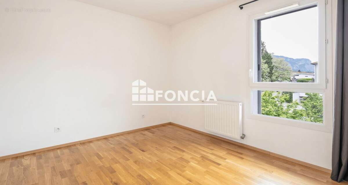 Appartement à SAINT-ISMIER