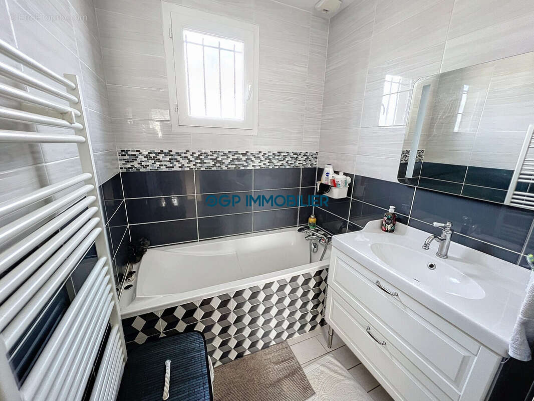 Maison à SAINT-SULPICE