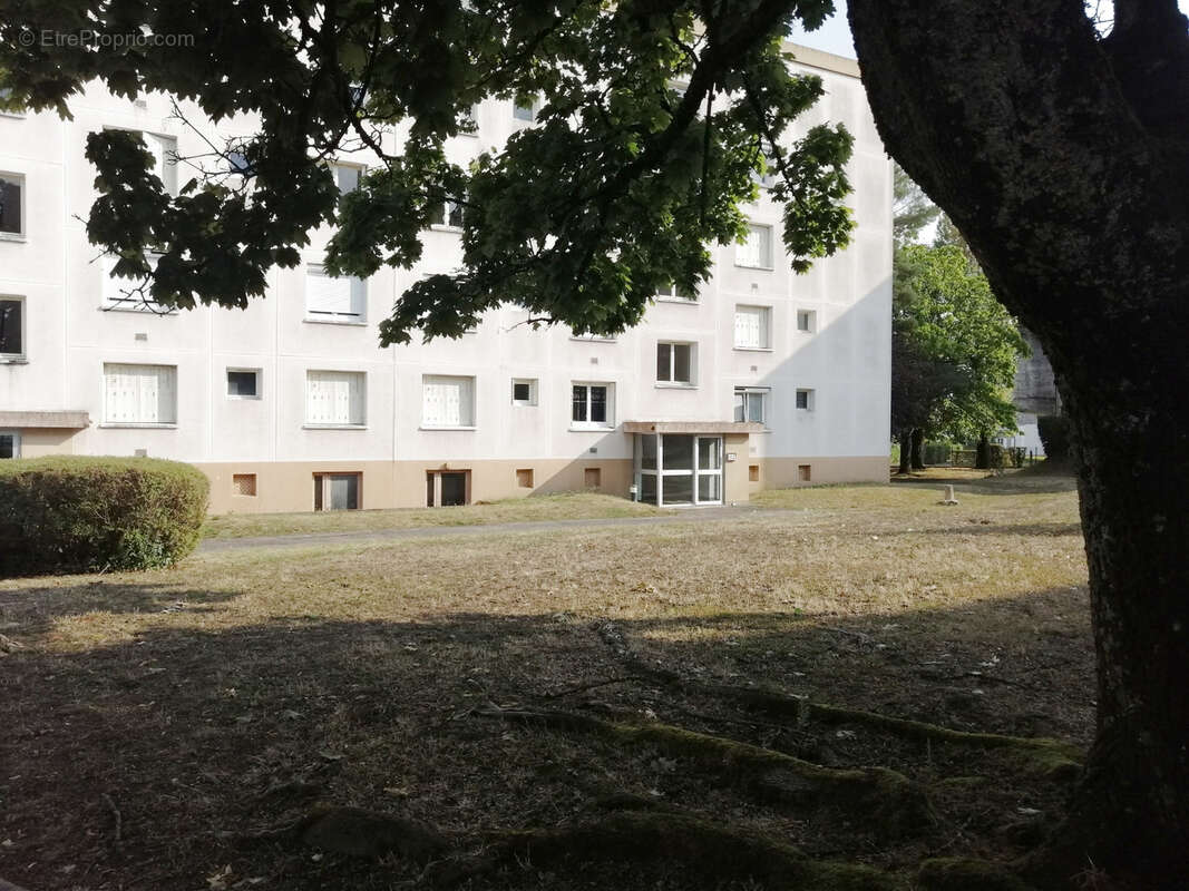 NEVERS appartement T.3   balcon GARAGE - photo 11