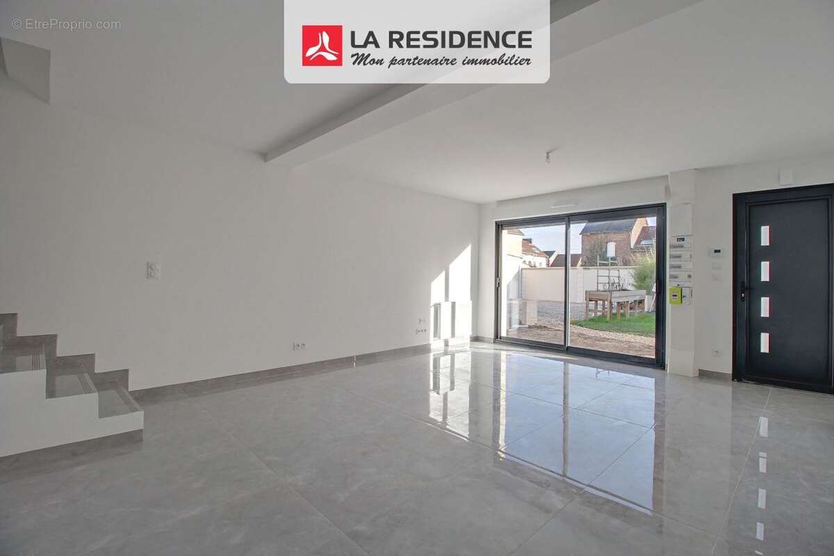 Maison 126 m² à Oissel  - photo 2