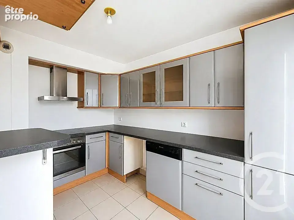 Appartement 65 m² à Combs-La-Ville  - photo 4