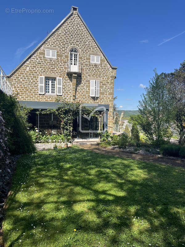 Maison à OBJAT