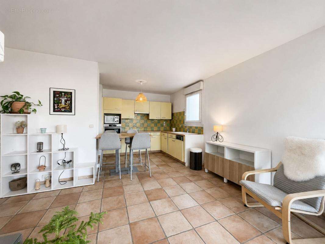 Appartement 3 pièces 75 m² - 2 Chambres - Cave - Parking - Tram Ligne 5 - Parc Montcalm - photo 4