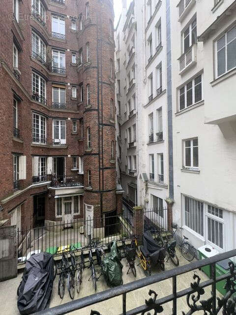 Appartement à PARIS-20E