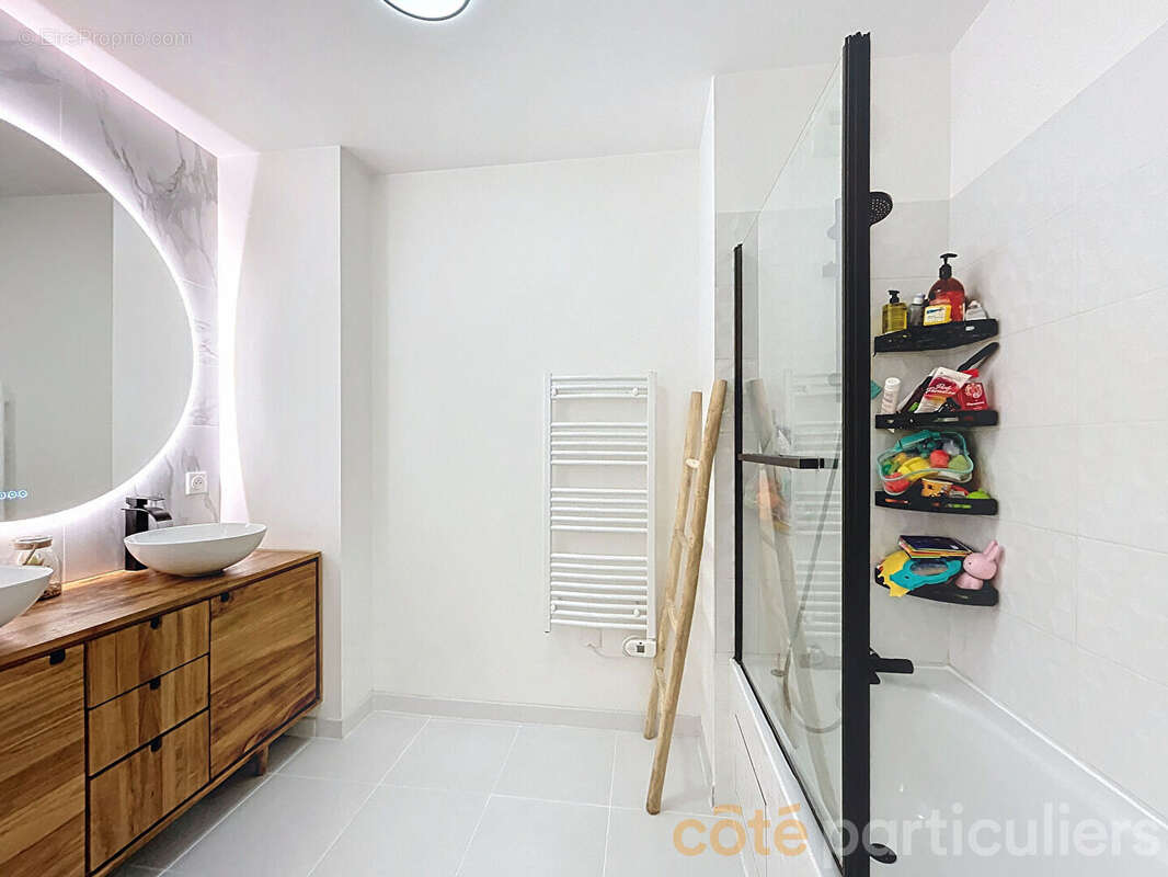 Appartement à SAINT-MAUR-DES-FOSSES