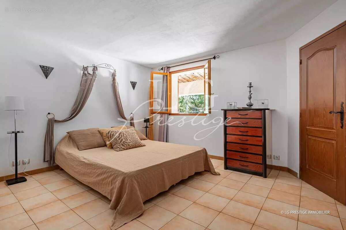 Villa avec Double Entrée – Idéale pour Deux Familles ou Investisseurs - photo 15