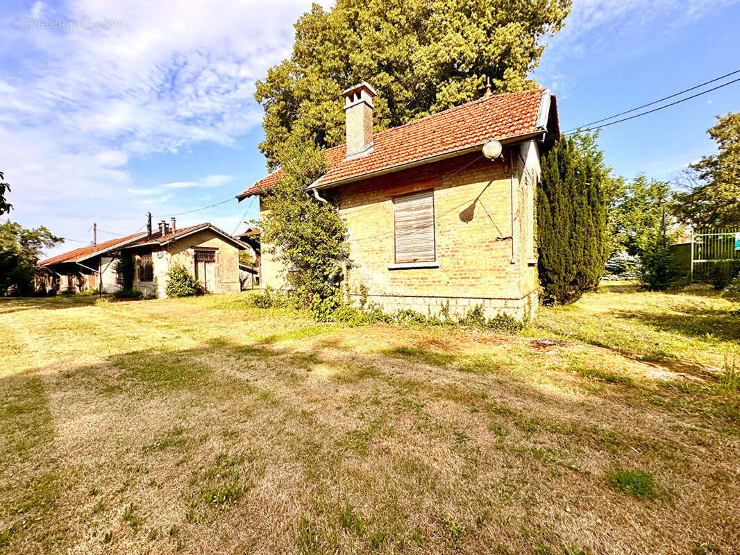 Opportunité rare ? ensemble immobilier unique avec plus de 700 m² de bâtis - photo 8