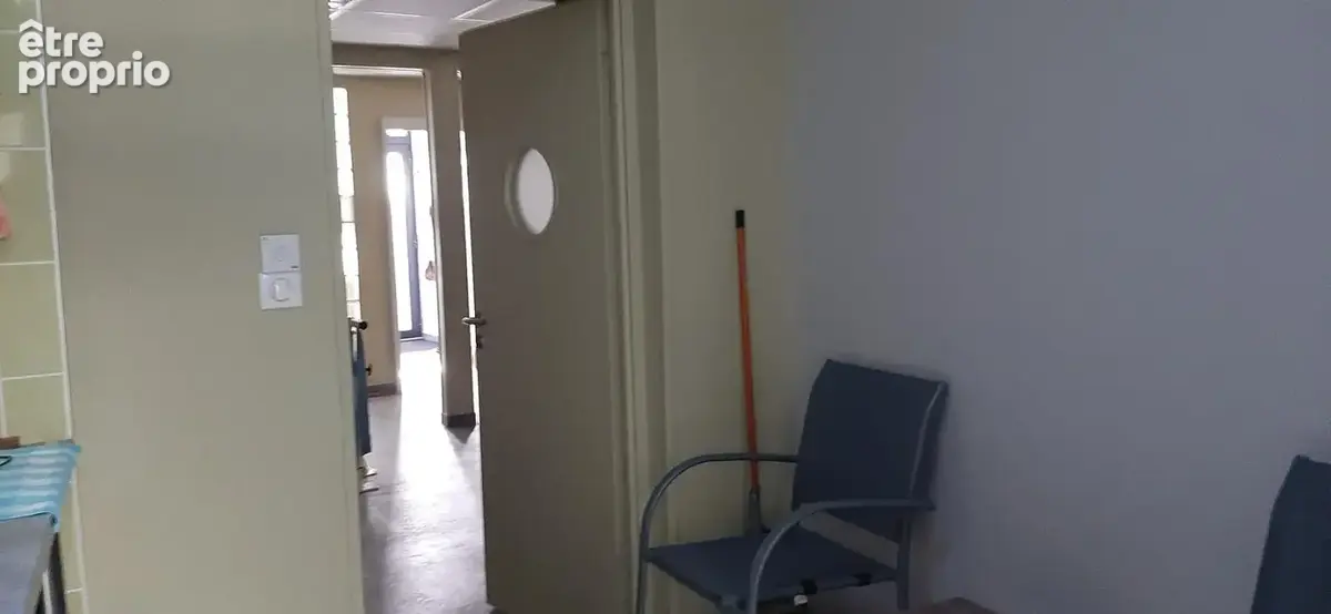 Appartement plain pied avec ancien local commercial coeur de ville - photo 5