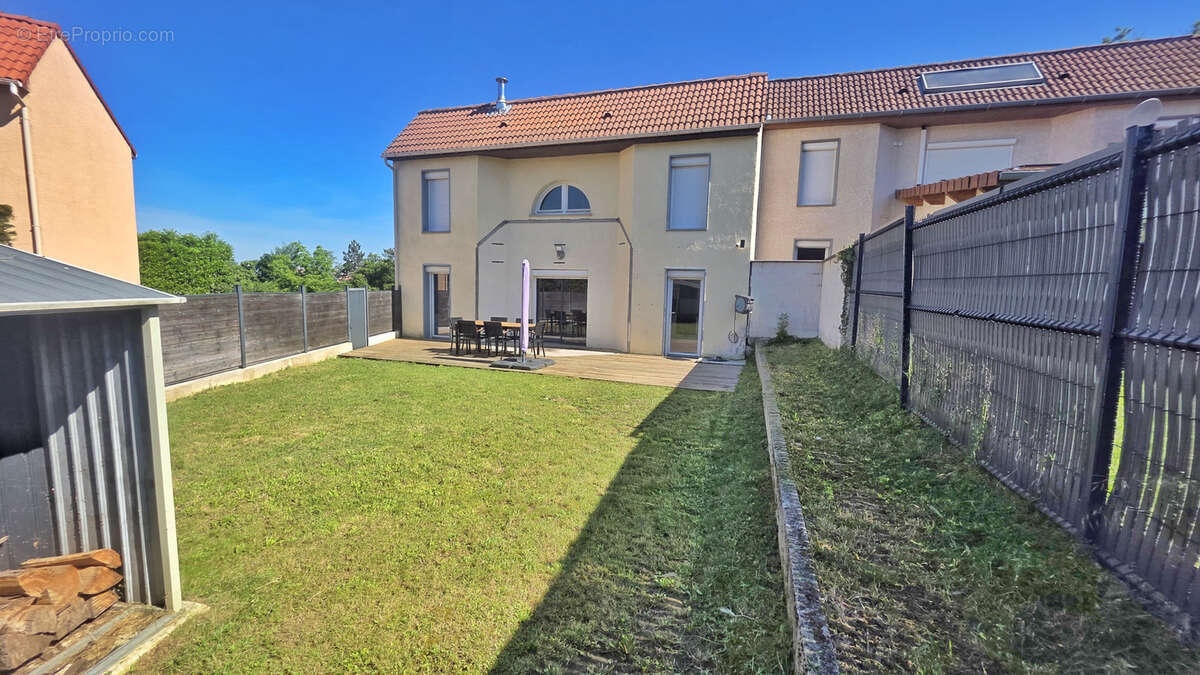 Maison à VILLEFONTAINE