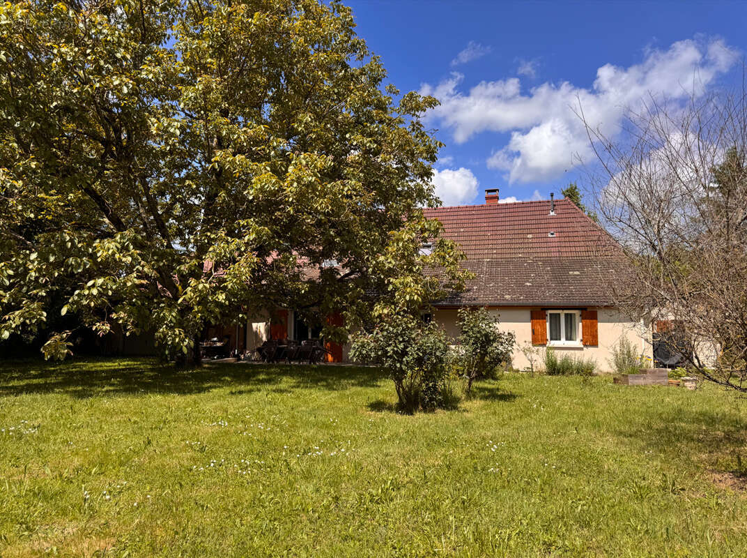 Maison à PIERRE-DE-BRESSE