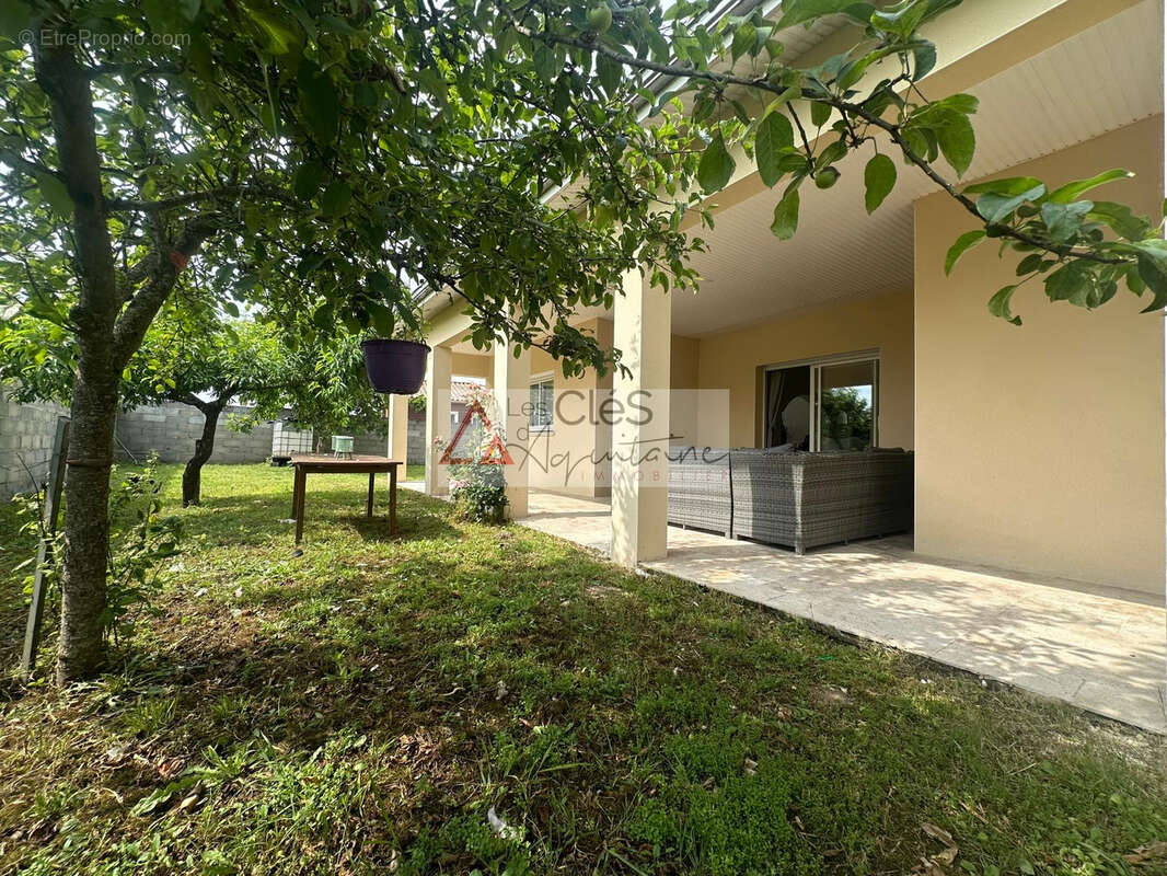 Maison à CERONS