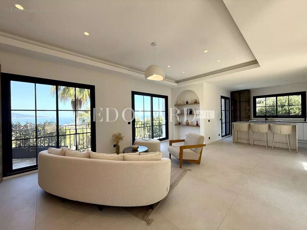 Superbe villa contemporaine avec piscine, une oasis de lumière au cœur de Roquebrune Cap Martin - photo 7
