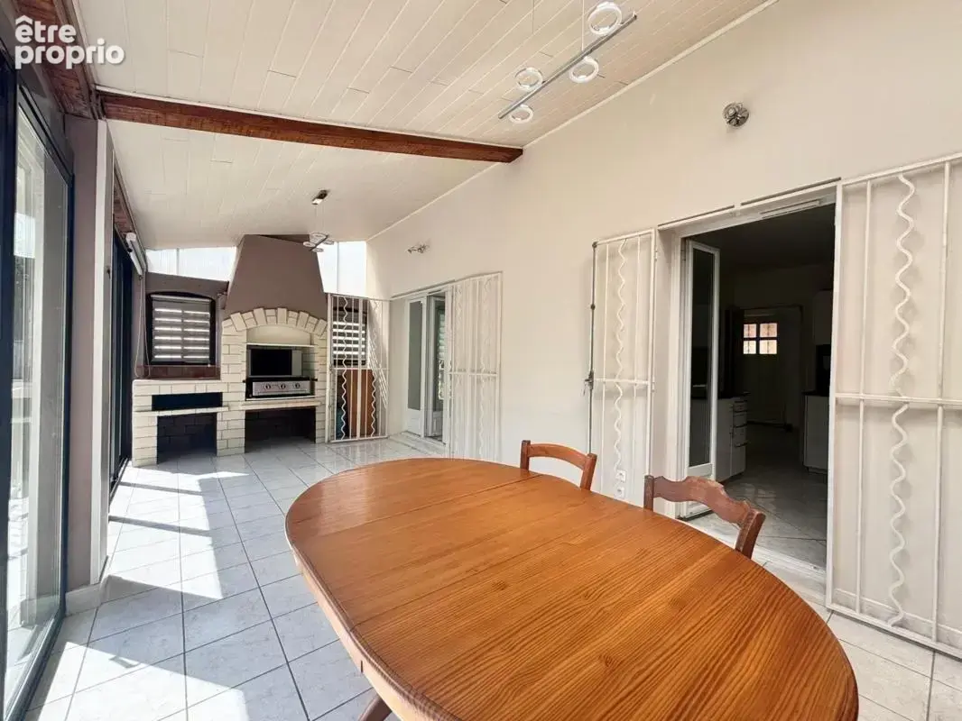 JUVIGNAC – Villa familiale avec T2 indépendant, jardin et piscine - photo 10