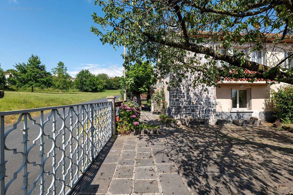 Maison à CHATEAUGAY