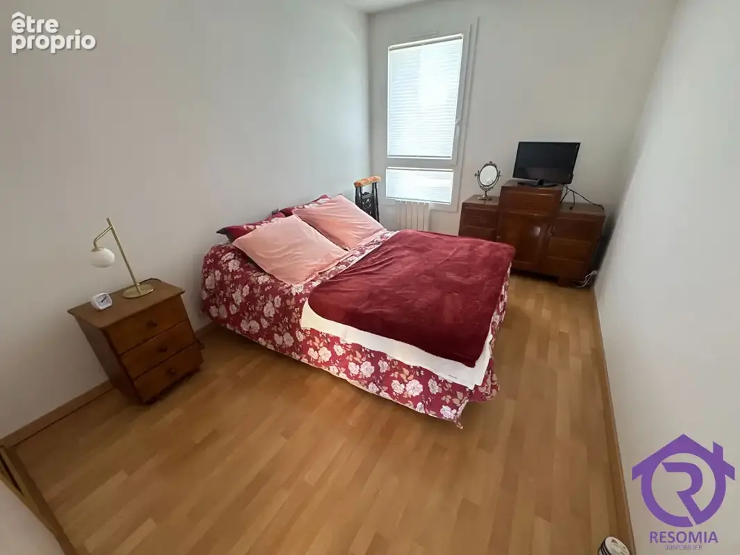 Bel appartement de 3 pièces de 66 m² au dernier étage avec BALCON + PARKING - photo 9