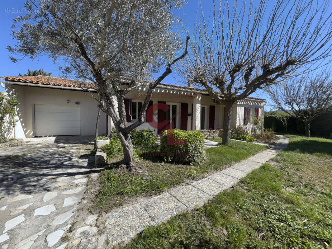 Maison à L'ISLE-SUR-LA-SORGUE