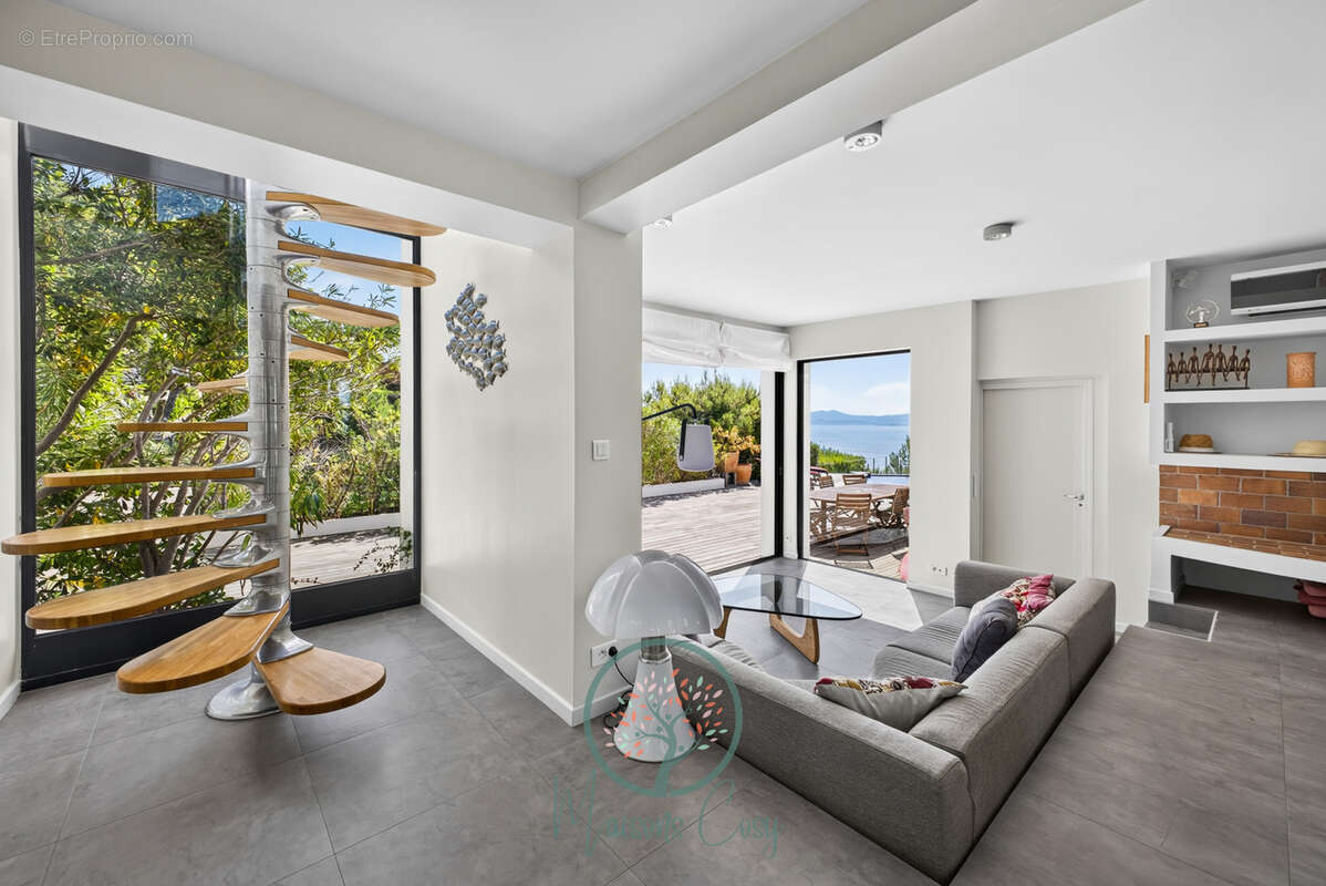 Maison à ENSUES-LA-REDONNE