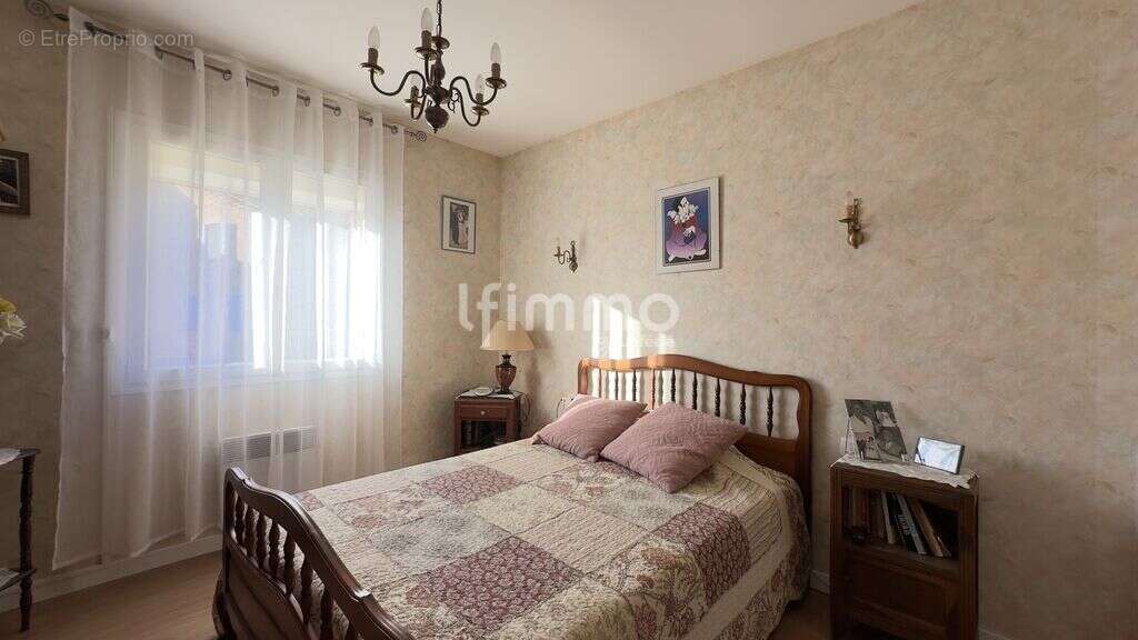 Maison à SAINTE-VALIERE