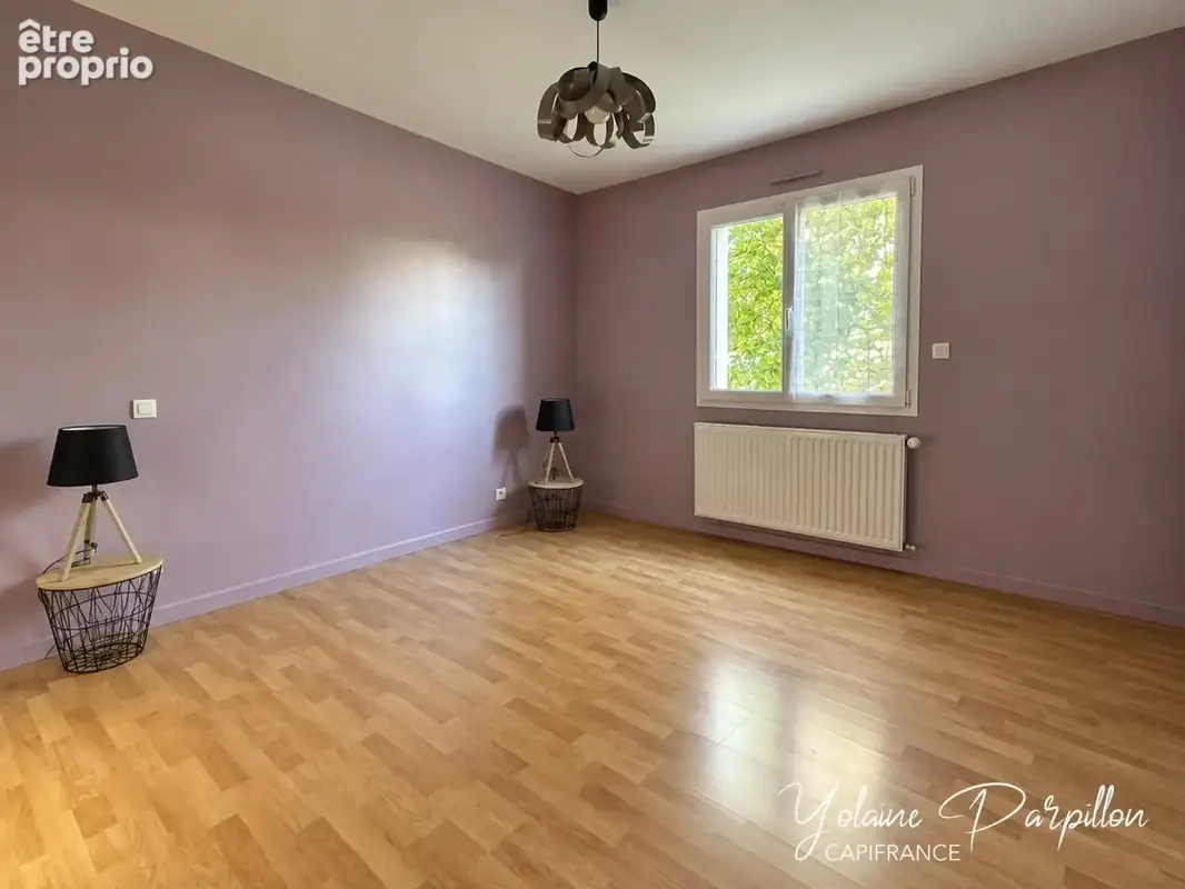 Maison de plain-pied offrant 4/5 chambres avec piscine sur 2000 m² aux BROUZILS (85) - photo 6