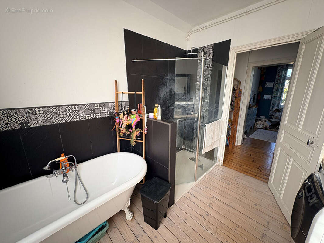 Maison à MOY-DE-L'AISNE