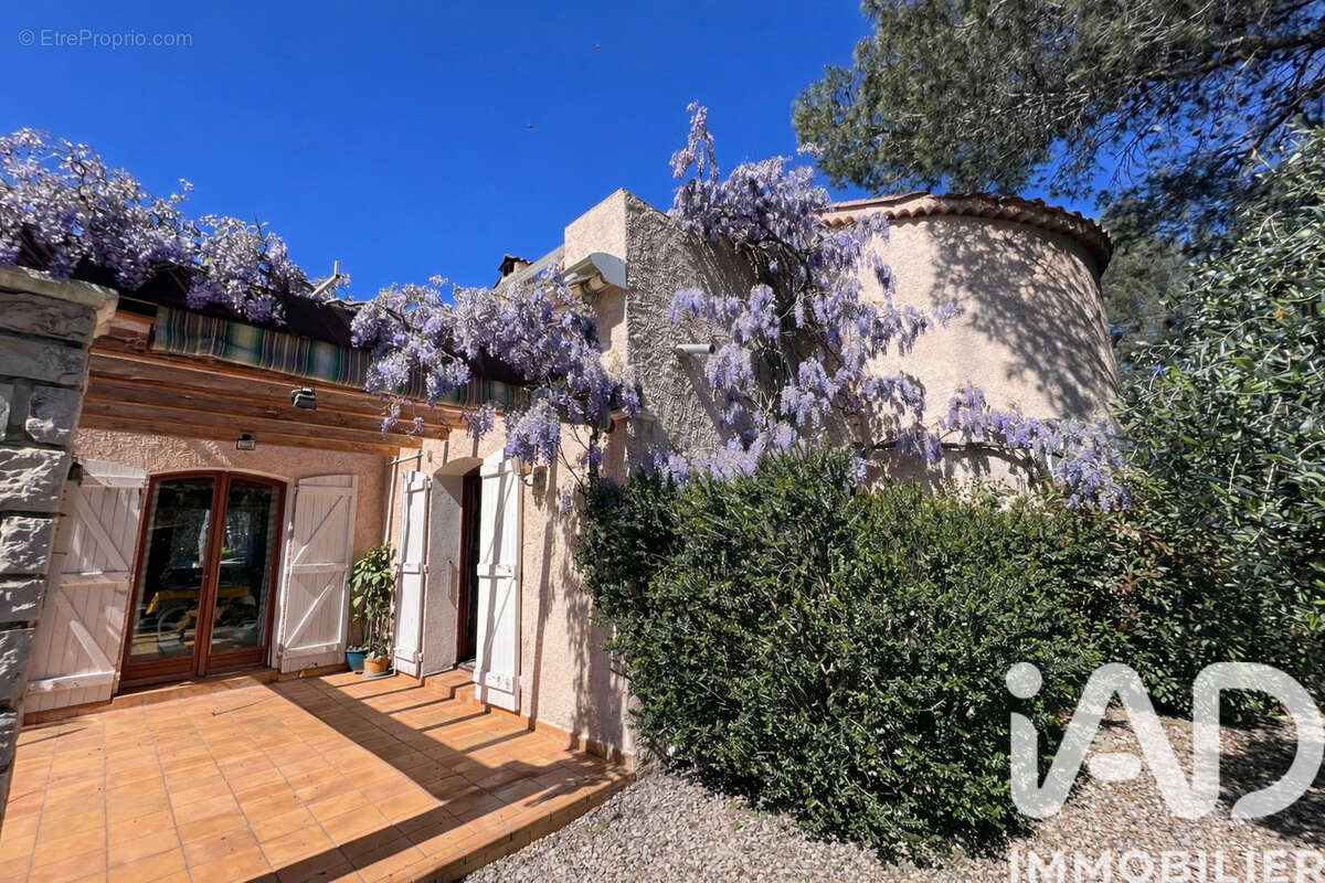 Photo 2 - Maison à SAINT-RAPHAEL