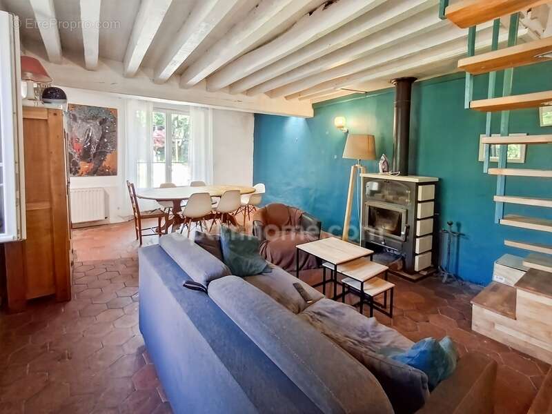 Maison à TREMBLAY-LES-VILLAGES