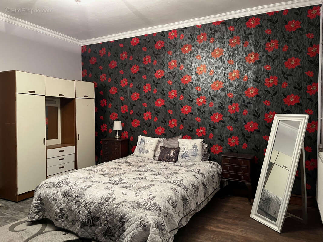 Maison à COUSSAC-BONNEVAL