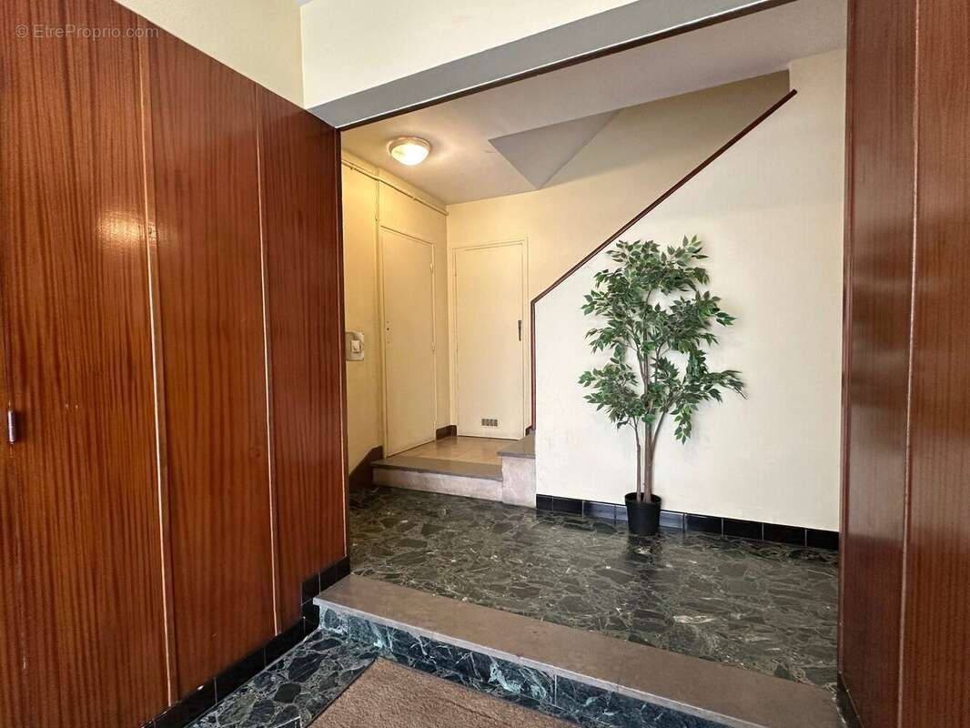 Appartement à LE BLANC-MESNIL