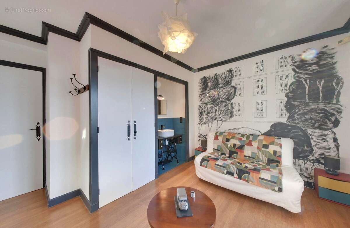 Chambre 1 avec point d'eau - Maison à MEYLAN