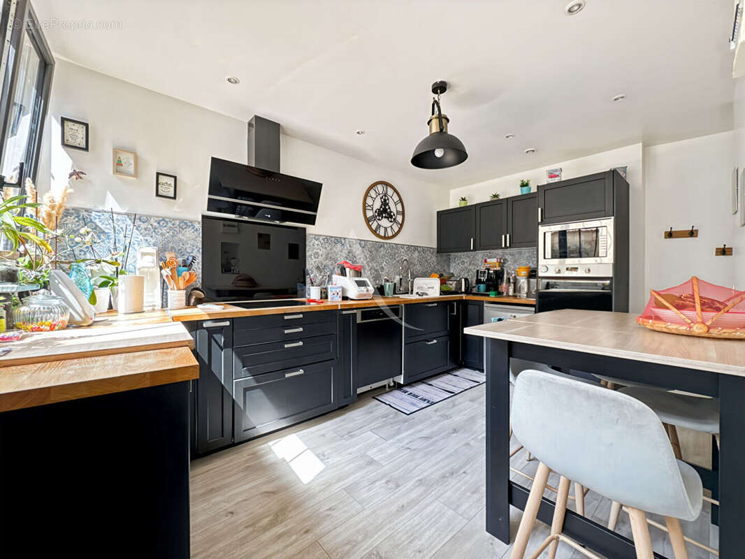 Maison à NEUVILLE-SUR-OISE