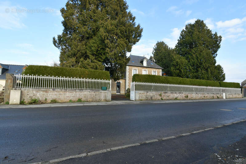 Maison 220 m² à Saint-Fraimbault  - photo 25