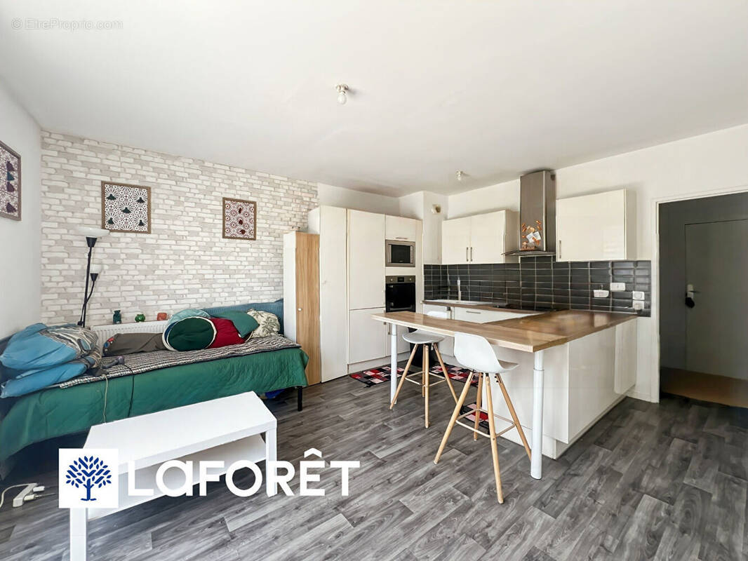 Appartement à FLEURY-MEROGIS