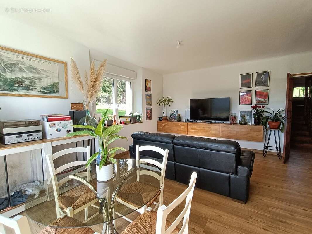 Maison à LANVALLAY