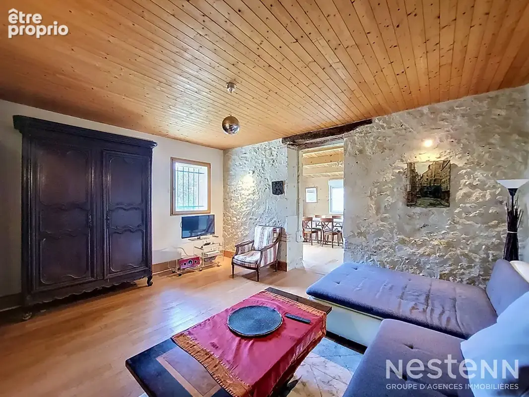 A Vendre Maison de ville en pierre de 136 m² avec jardin au coeur de Gondrin - photo 2