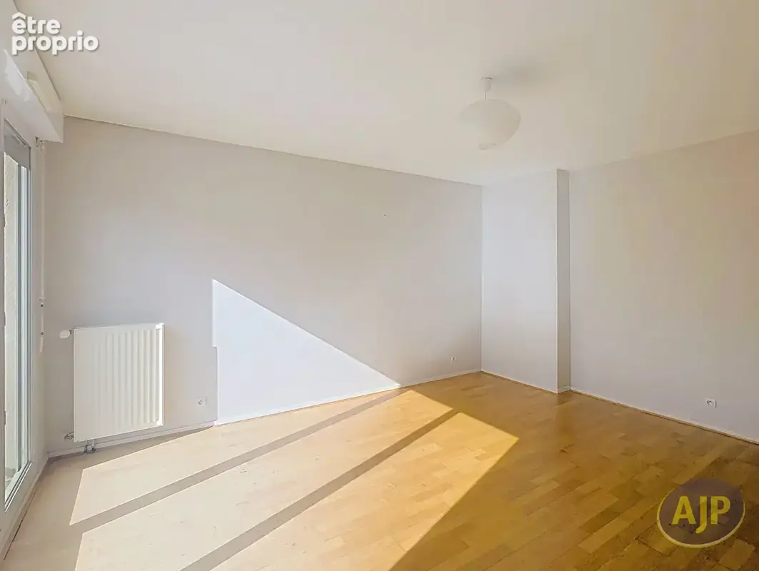 Appartement - 2 chambres - garage - cave - balcon - BEAUREGARD - photo 4
