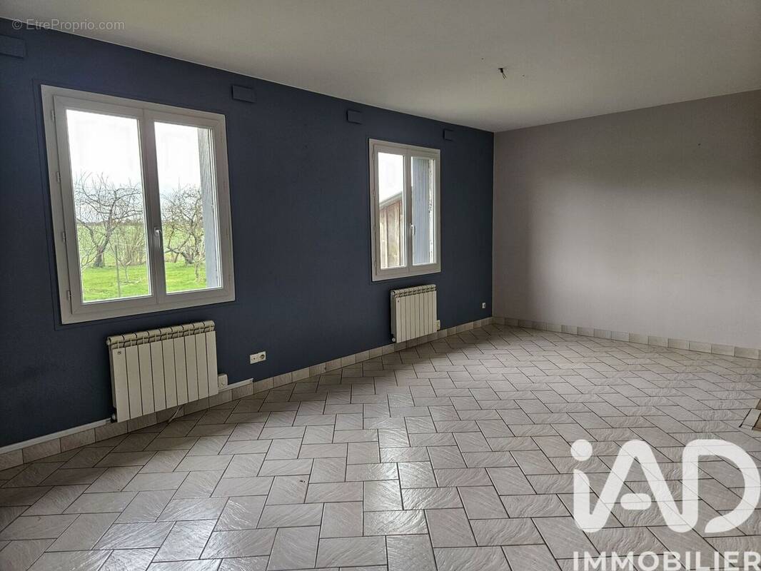 Photo 1 - Maison à ROMILLY