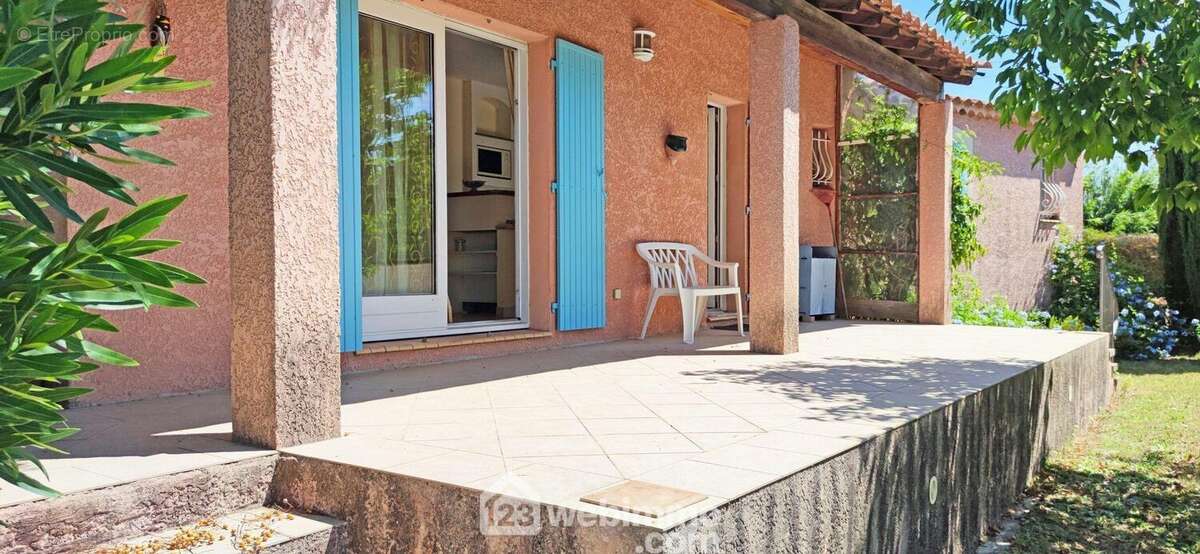 Maison à FONTVIEILLE