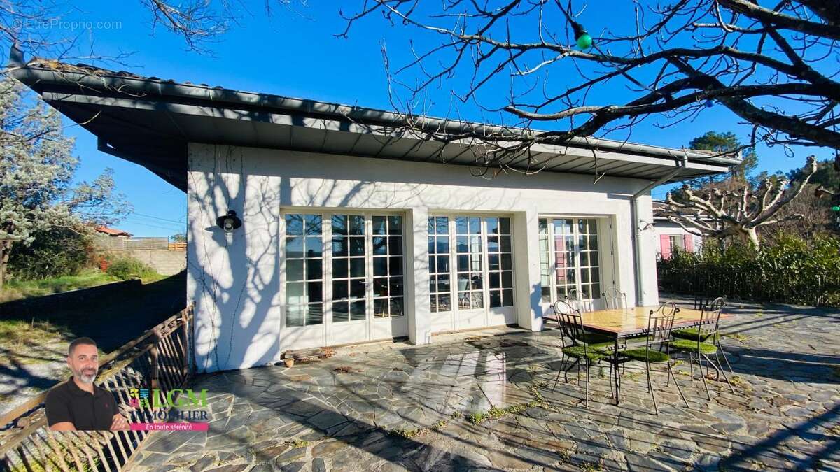 Maison à SAINT-AMBROIX