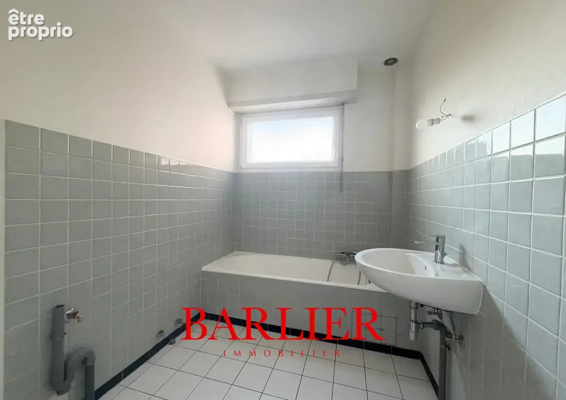 Appartement 4 pièces de 92 m2 avec garage, caves et jardin. - photo 8