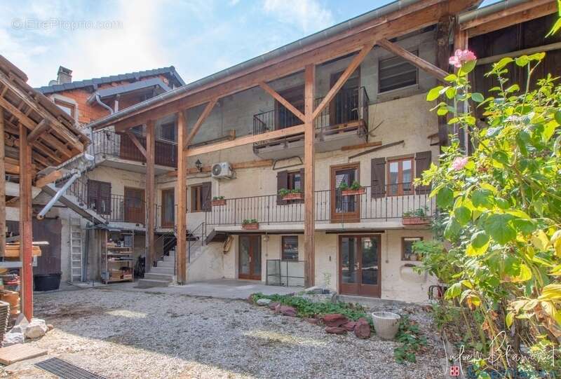 Immeuble à vendre FRANCIN (73) - photo 2