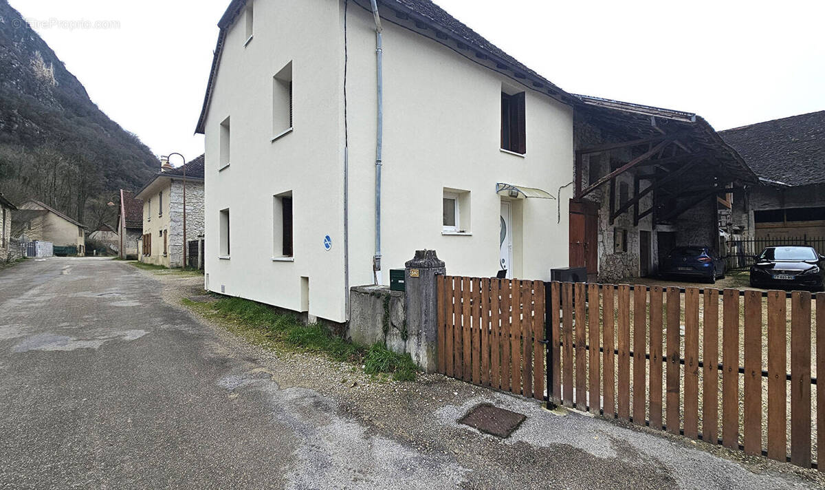 Maison à BREGNIER-CORDON