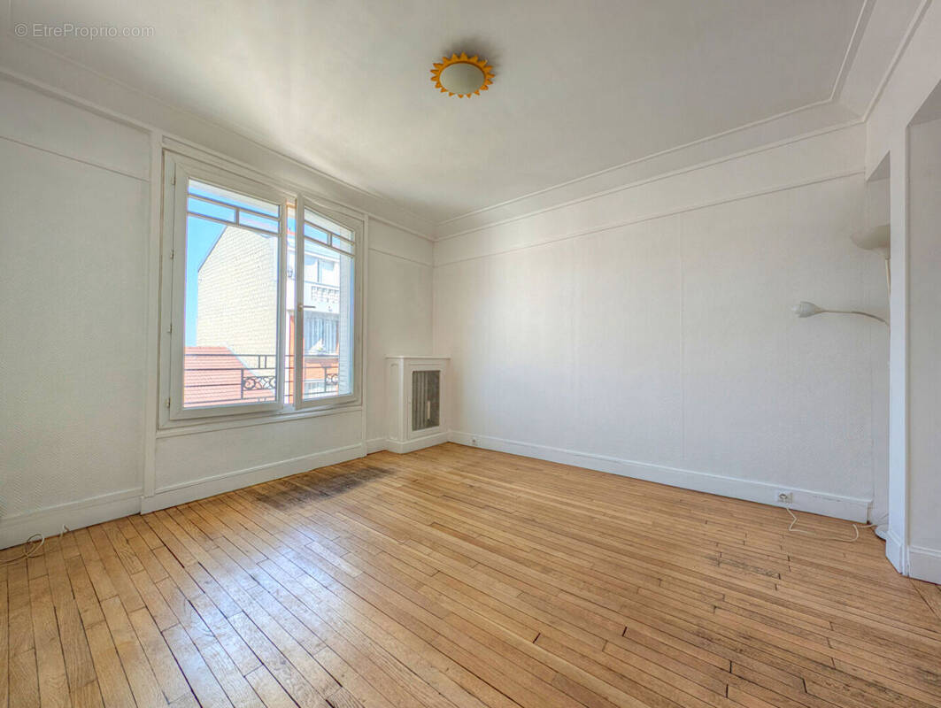 Appartement à LA GARENNE-COLOMBES