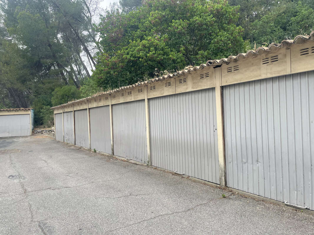 Parking à AIX-EN-PROVENCE