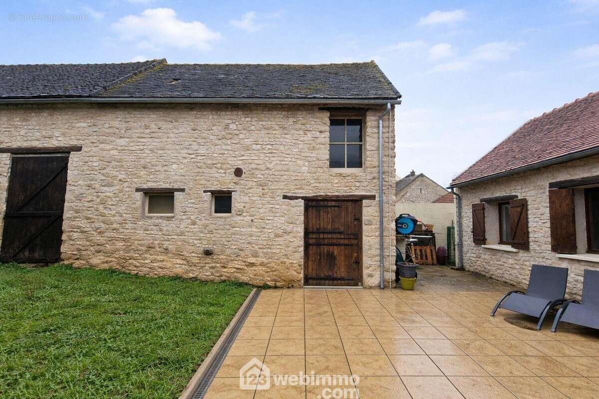 Maison 75 m² à Malesherbes  - photo 9