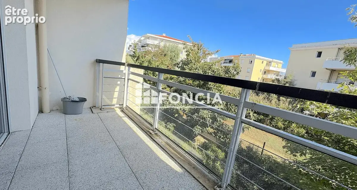 ANTIBES – Secteur Jules Grec – 2 pièces avec terrasses, aperçu mer et parking - photo 2