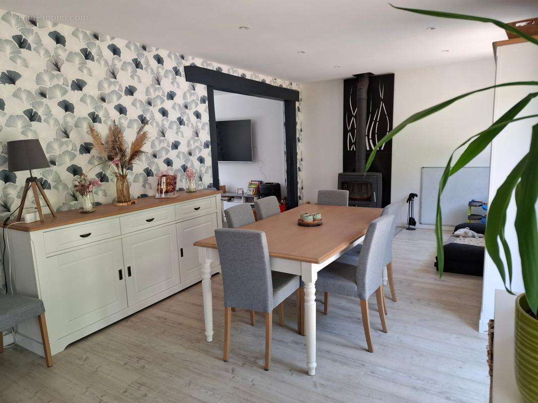 Maison à TRACY-LE-MONT